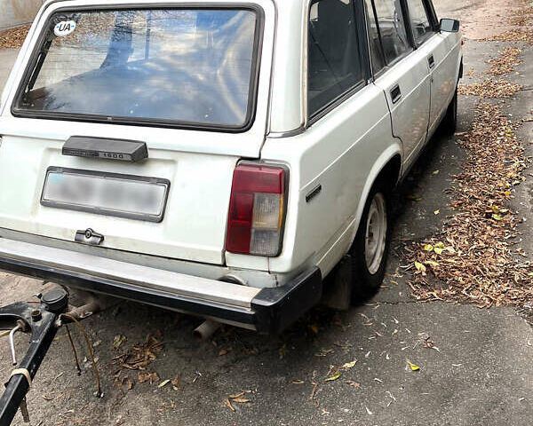 Белый ВАЗ 2104, объемом двигателя 1.5 л и пробегом 90 тыс. км за 2222 $, фото 2 на Automoto.ua