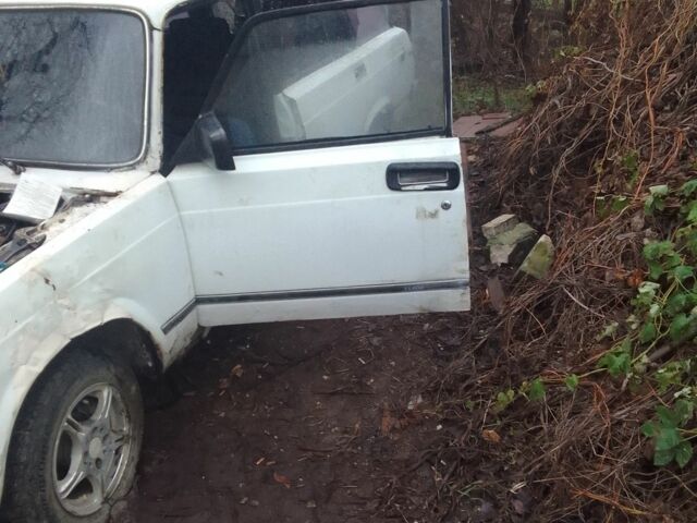 Белый ВАЗ 2104, объемом двигателя 0 л и пробегом 140 тыс. км за 332 $, фото 4 на Automoto.ua