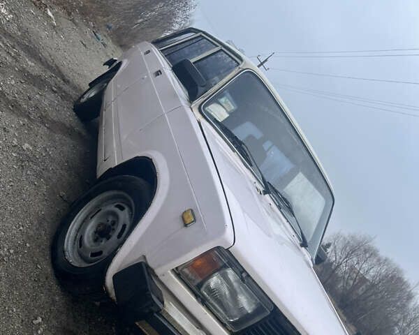 Белый ВАЗ 2104, объемом двигателя 1.7 л и пробегом 265 тыс. км за 500 $, фото 1 на Automoto.ua