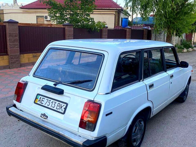 Белый ВАЗ 2104, объемом двигателя 1.5 л и пробегом 150 тыс. км за 999 $, фото 4 на Automoto.ua