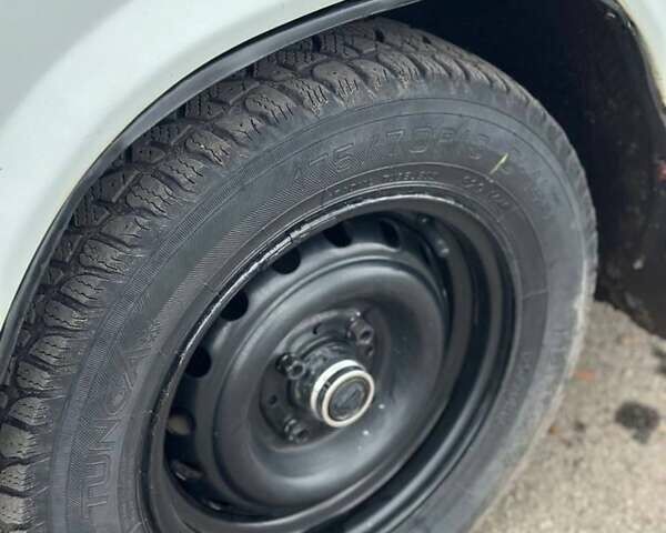 Белый ВАЗ 2104, объемом двигателя 1.5 л и пробегом 30 тыс. км за 949 $, фото 5 на Automoto.ua