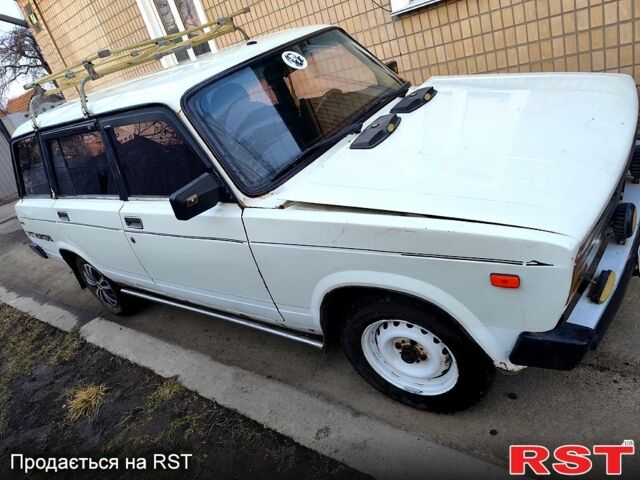 Белый ВАЗ 2104, объемом двигателя 1.5 л и пробегом 80 тыс. км за 850 $, фото 2 на Automoto.ua