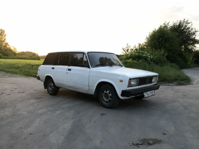 Белый ВАЗ 2104, объемом двигателя 1.5 л и пробегом 300 тыс. км за 900 $, фото 3 на Automoto.ua