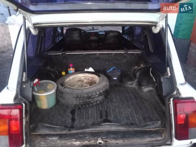 Белый ВАЗ 2104, объемом двигателя 1.45 л и пробегом 200 тыс. км за 800 $, фото 2 на Automoto.ua