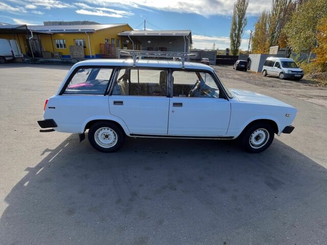 Белый ВАЗ 2104, объемом двигателя 1.5 л и пробегом 100 тыс. км за 1000 $, фото 4 на Automoto.ua