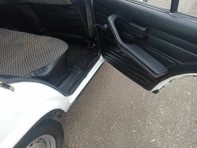 Белый ВАЗ 2104, объемом двигателя 1.5 л и пробегом 121 тыс. км за 1188 $, фото 6 на Automoto.ua