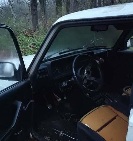 Белый ВАЗ 2104, объемом двигателя 1 л и пробегом 87 тыс. км за 310 $, фото 3 на Automoto.ua