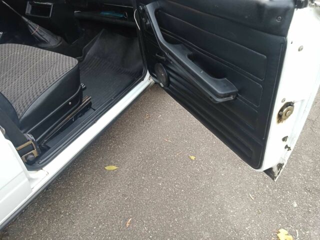 Белый ВАЗ 2104, объемом двигателя 1.5 л и пробегом 121 тыс. км за 1188 $, фото 4 на Automoto.ua