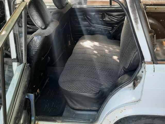 Белый ВАЗ 2104, объемом двигателя 0 л и пробегом 53 тыс. км за 592 $, фото 6 на Automoto.ua