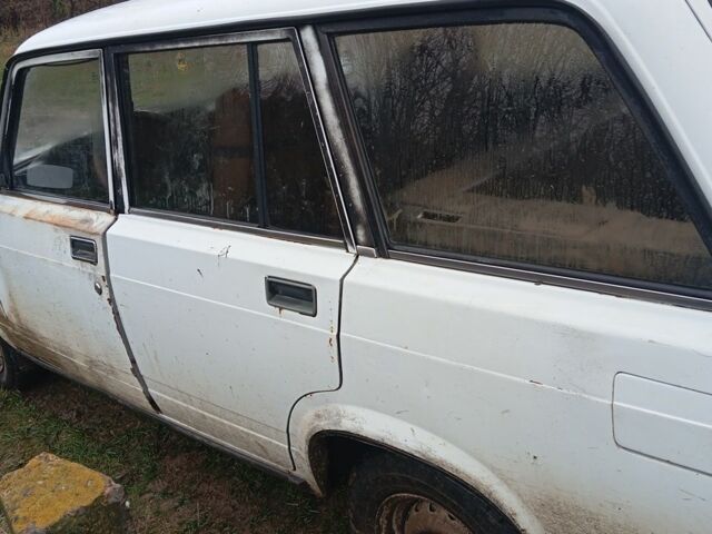Белый ВАЗ 2104, объемом двигателя 1.5 л и пробегом 100 тыс. км за 639 $, фото 3 на Automoto.ua