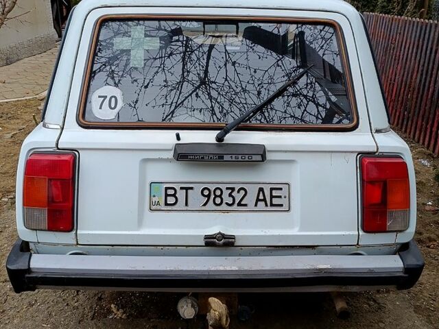 Белый ВАЗ 2104, объемом двигателя 1.5 л и пробегом 200 тыс. км за 900 $, фото 2 на Automoto.ua