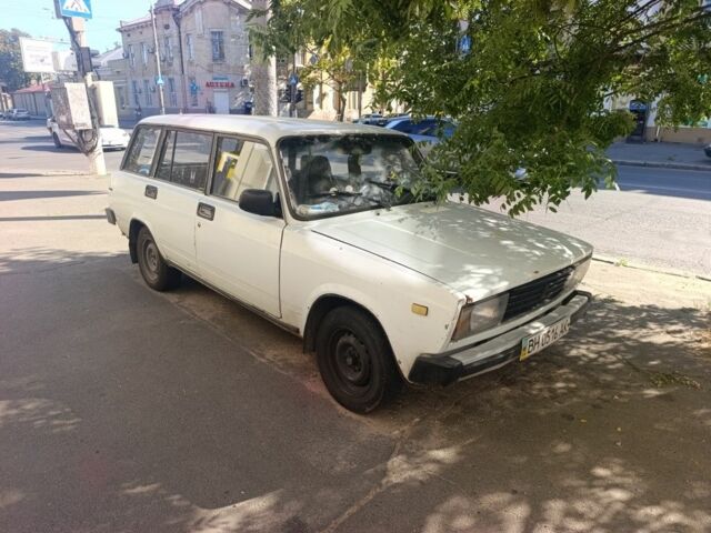 Белый ВАЗ 2104, объемом двигателя 1.5 л и пробегом 1000 тыс. км за 603 $, фото 2 на Automoto.ua