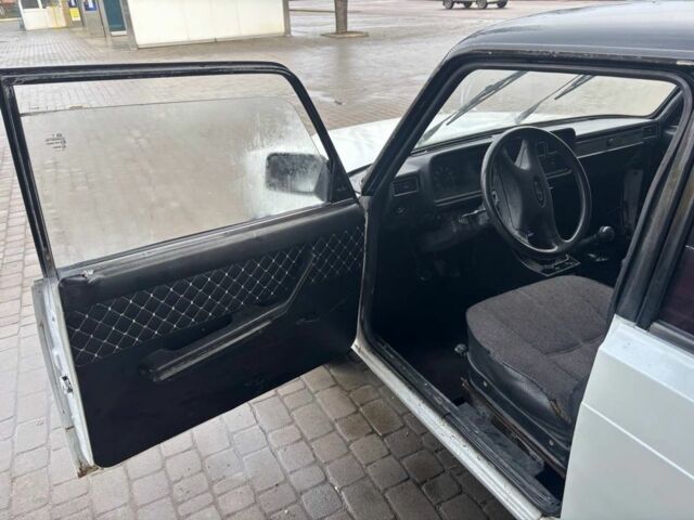 Белый ВАЗ 2104, объемом двигателя 1.5 л и пробегом 320 тыс. км за 1200 $, фото 4 на Automoto.ua
