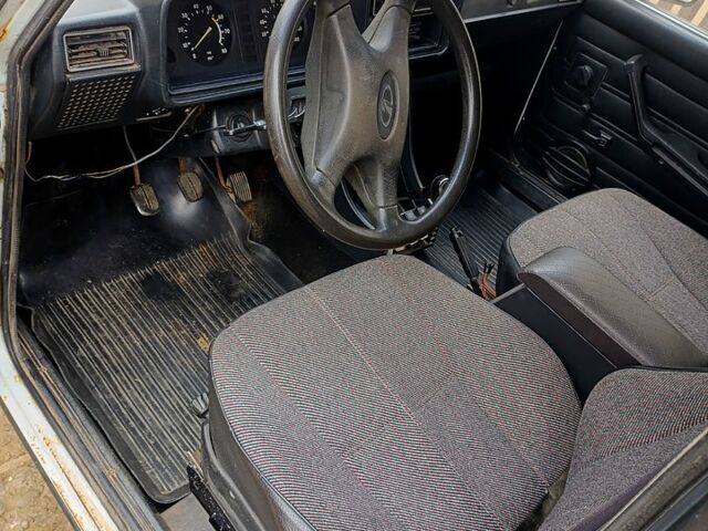 Белый ВАЗ 2104, объемом двигателя 1.5 л и пробегом 200 тыс. км за 900 $, фото 5 на Automoto.ua