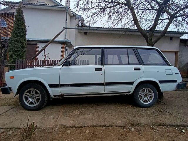 Белый ВАЗ 2104, объемом двигателя 1.5 л и пробегом 200 тыс. км за 900 $, фото 1 на Automoto.ua