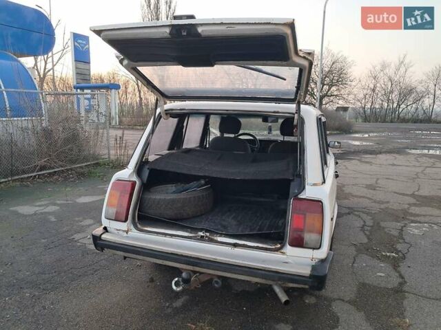 Белый ВАЗ 2104, объемом двигателя 1.45 л и пробегом 500 тыс. км за 992 $, фото 4 на Automoto.ua