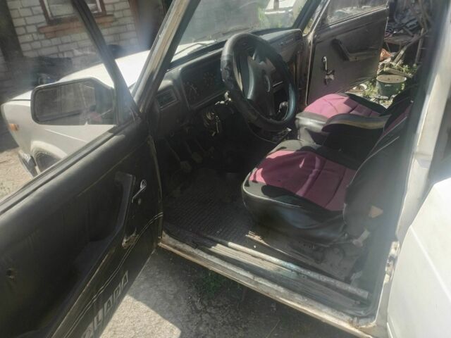 Белый ВАЗ 2104, объемом двигателя 0 л и пробегом 33 тыс. км за 700 $, фото 6 на Automoto.ua