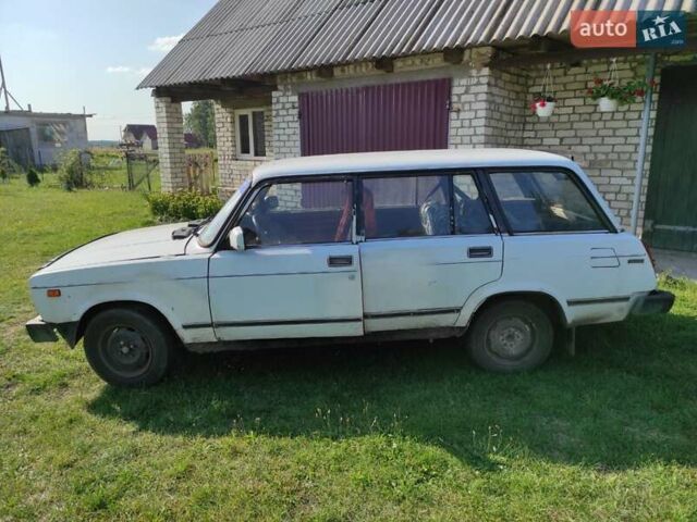 Белый ВАЗ 2104, объемом двигателя 1.6 л и пробегом 100 тыс. км за 700 $, фото 4 на Automoto.ua