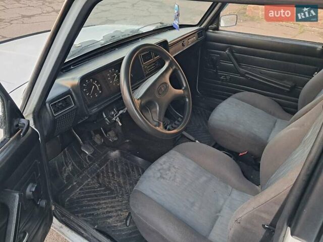 Белый ВАЗ 2104, объемом двигателя 1.45 л и пробегом 500 тыс. км за 992 $, фото 10 на Automoto.ua