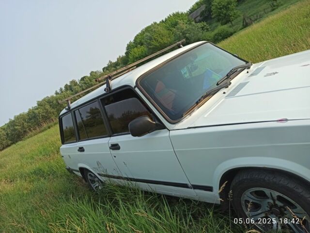 Белый ВАЗ 2104, объемом двигателя 1.5 л и пробегом 12 тыс. км за 841 $, фото 3 на Automoto.ua