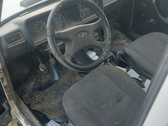 Белый ВАЗ 2104, объемом двигателя 0 л и пробегом 15 тыс. км за 300 $, фото 6 на Automoto.ua
