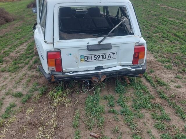 Белый ВАЗ 2104, объемом двигателя 0 л и пробегом 15 тыс. км за 300 $, фото 3 на Automoto.ua