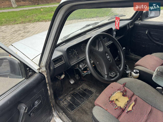 Белый ВАЗ 2104, объемом двигателя 1.57 л и пробегом 100 тыс. км за 300 $, фото 3 на Automoto.ua