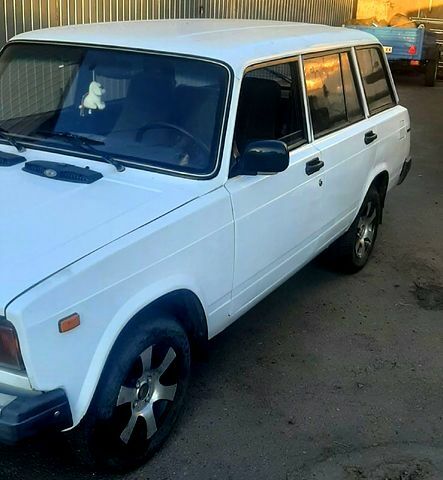Белый ВАЗ 2104, объемом двигателя 1.5 л и пробегом 0 тыс. км за 2500 $, фото 2 на Automoto.ua