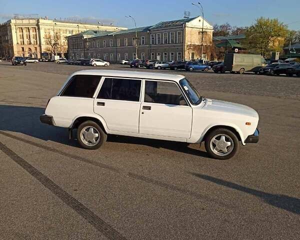 Белый ВАЗ 2104, объемом двигателя 1.5 л и пробегом 120 тыс. км за 2100 $, фото 2 на Automoto.ua