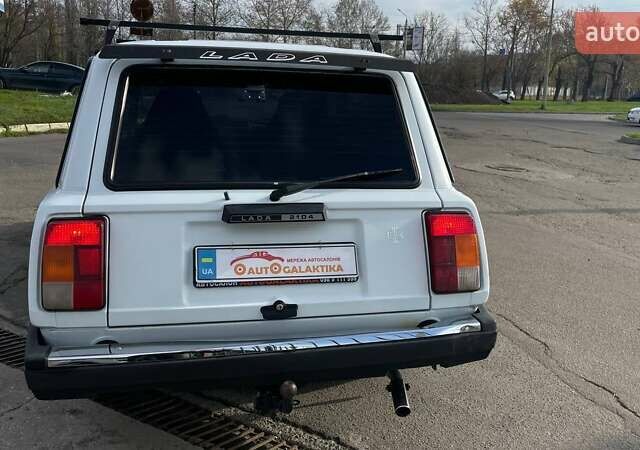 Белый ВАЗ 2104, объемом двигателя 1.5 л и пробегом 116 тыс. км за 1999 $, фото 5 на Automoto.ua