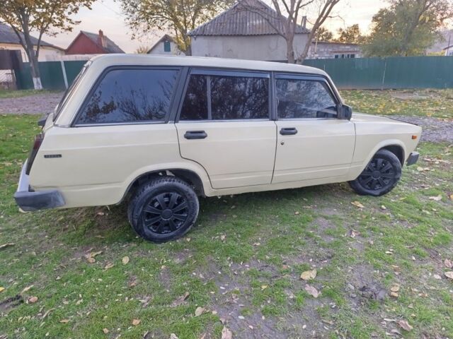 Бежевый ВАЗ 2104, объемом двигателя 1.5 л и пробегом 100 тыс. км за 1000 $, фото 9 на Automoto.ua