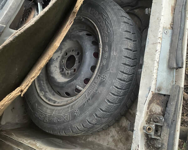 Бежевый ВАЗ 2104, объемом двигателя 1.5 л и пробегом 33 тыс. км за 700 $, фото 3 на Automoto.ua