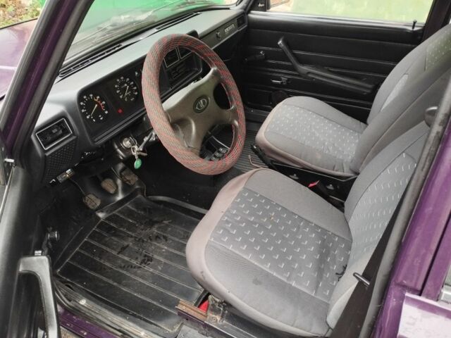 Фиолетовый ВАЗ 2104, объемом двигателя 1.5 л и пробегом 87 тыс. км за 1200 $, фото 4 на Automoto.ua