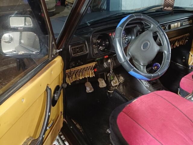 Коричневый ВАЗ 2104, объемом двигателя 1.3 л и пробегом 307 тыс. км за 899 $, фото 7 на Automoto.ua