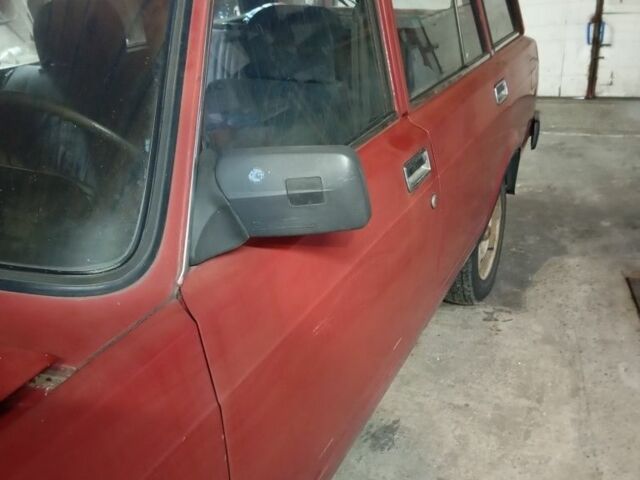 Красный ВАЗ 2104, объемом двигателя 0 л и пробегом 16 тыс. км за 800 $, фото 3 на Automoto.ua