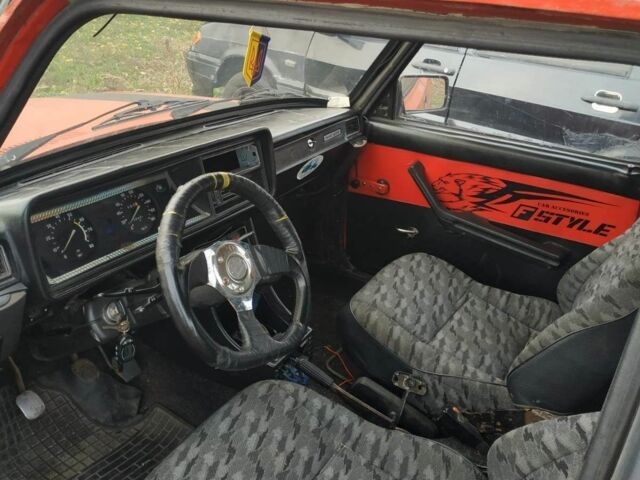 Красный ВАЗ 2104, объемом двигателя 1 л и пробегом 170 тыс. км за 286 $, фото 1 на Automoto.ua