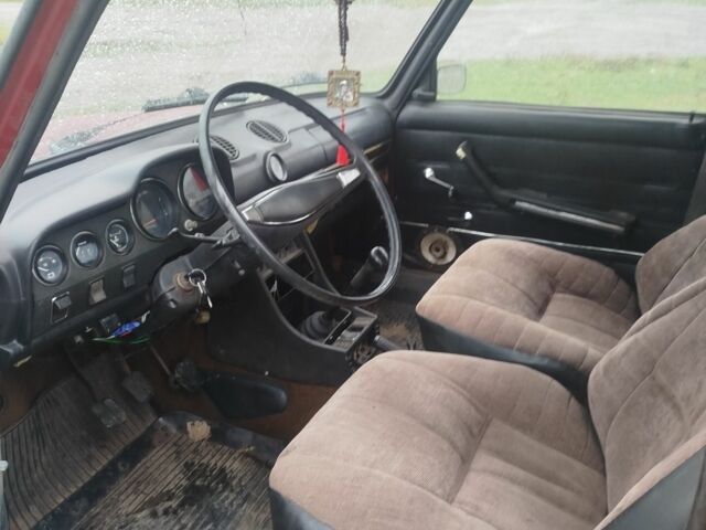 Красный ВАЗ 2104, объемом двигателя 1.5 л и пробегом 999 тыс. км за 427 $, фото 7 на Automoto.ua