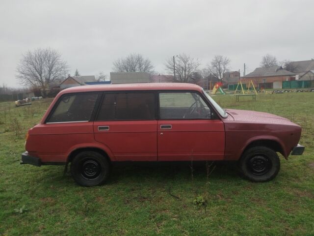 Красный ВАЗ 2104, объемом двигателя 1.5 л и пробегом 999 тыс. км за 427 $, фото 5 на Automoto.ua