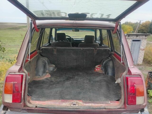 Красный ВАЗ 2104, объемом двигателя 1.5 л и пробегом 3 тыс. км за 556 $, фото 5 на Automoto.ua