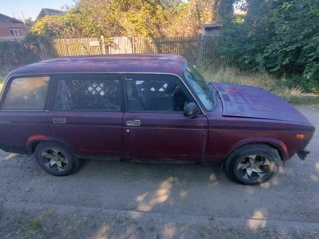 Красный ВАЗ 2104, объемом двигателя 1.6 л и пробегом 22 тыс. км за 642 $, фото 2 на Automoto.ua