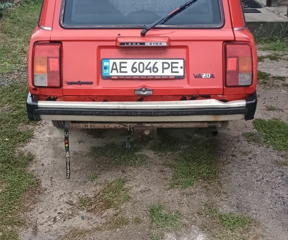 Красный ВАЗ 2104, объемом двигателя 1.3 л и пробегом 300 тыс. км за 700 $, фото 6 на Automoto.ua