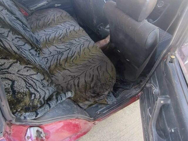 Красный ВАЗ 2104, объемом двигателя 1.6 л и пробегом 22 тыс. км за 642 $, фото 5 на Automoto.ua