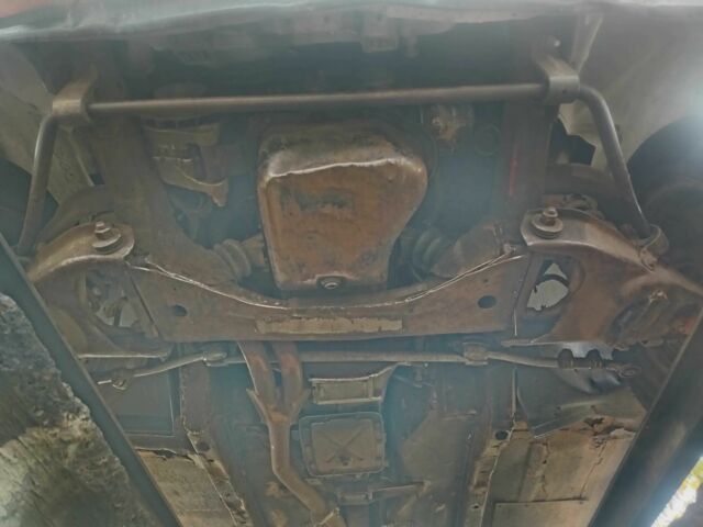 Красный ВАЗ 2104, объемом двигателя 1.5 л и пробегом 3 тыс. км за 556 $, фото 9 на Automoto.ua