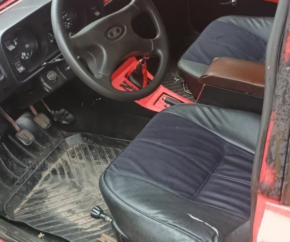 Красный ВАЗ 2104, объемом двигателя 1.3 л и пробегом 300 тыс. км за 700 $, фото 5 на Automoto.ua