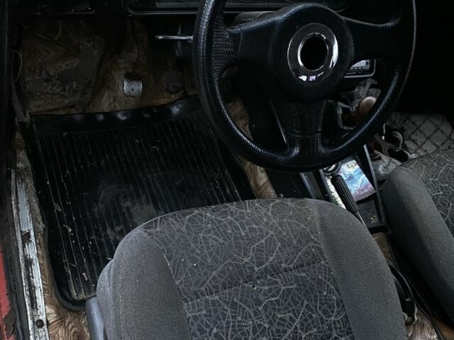 Красный ВАЗ 2104, объемом двигателя 1.5 л и пробегом 55 тыс. км за 344 $, фото 4 на Automoto.ua