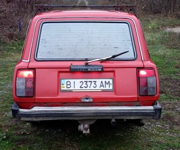 Красный ВАЗ 2104, объемом двигателя 1.3 л и пробегом 300 тыс. км за 643 $, фото 3 на Automoto.ua
