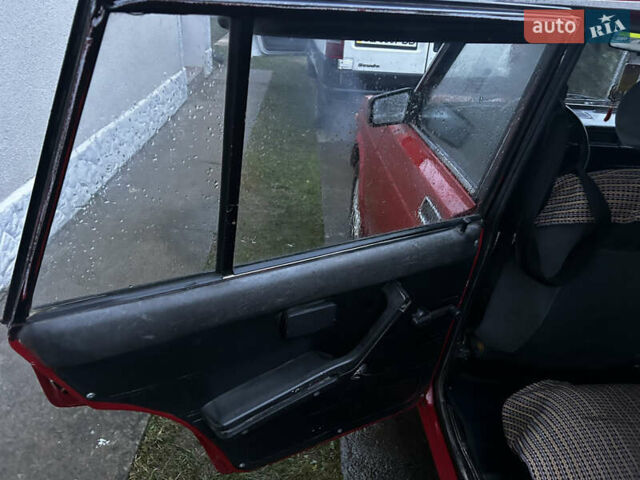 Красный ВАЗ 2104, объемом двигателя 1.5 л и пробегом 500 тыс. км за 1000 $, фото 5 на Automoto.ua