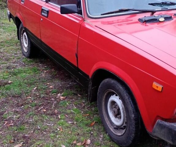 Красный ВАЗ 2104, объемом двигателя 1.3 л и пробегом 300 тыс. км за 643 $, фото 8 на Automoto.ua