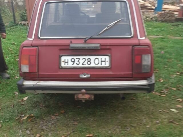 Красный ВАЗ 2104, объемом двигателя 1.3 л и пробегом 200 тыс. км за 359 $, фото 4 на Automoto.ua