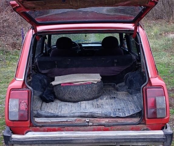 Красный ВАЗ 2104, объемом двигателя 1.3 л и пробегом 300 тыс. км за 643 $, фото 21 на Automoto.ua